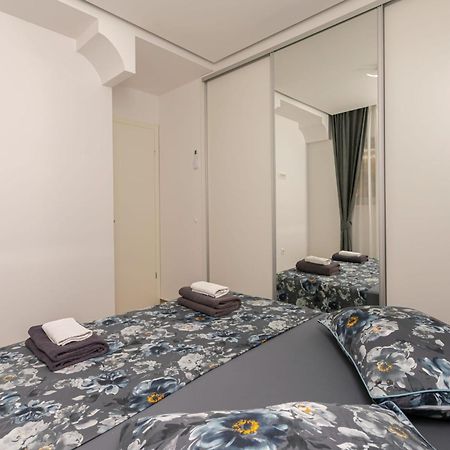 Apartments Hope Dugi Rat Bagian luar foto