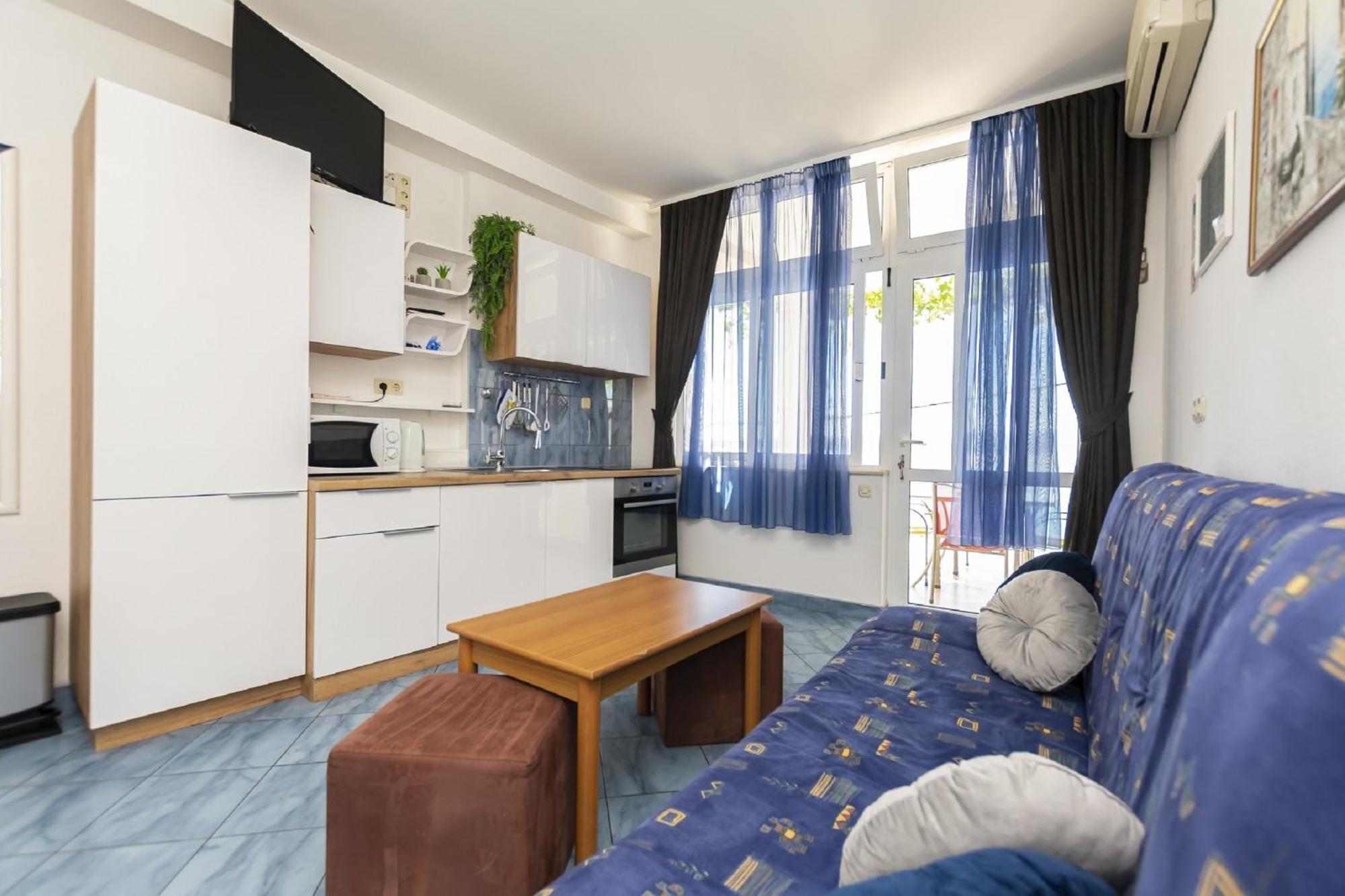 Apartments Hope Dugi Rat Bagian luar foto